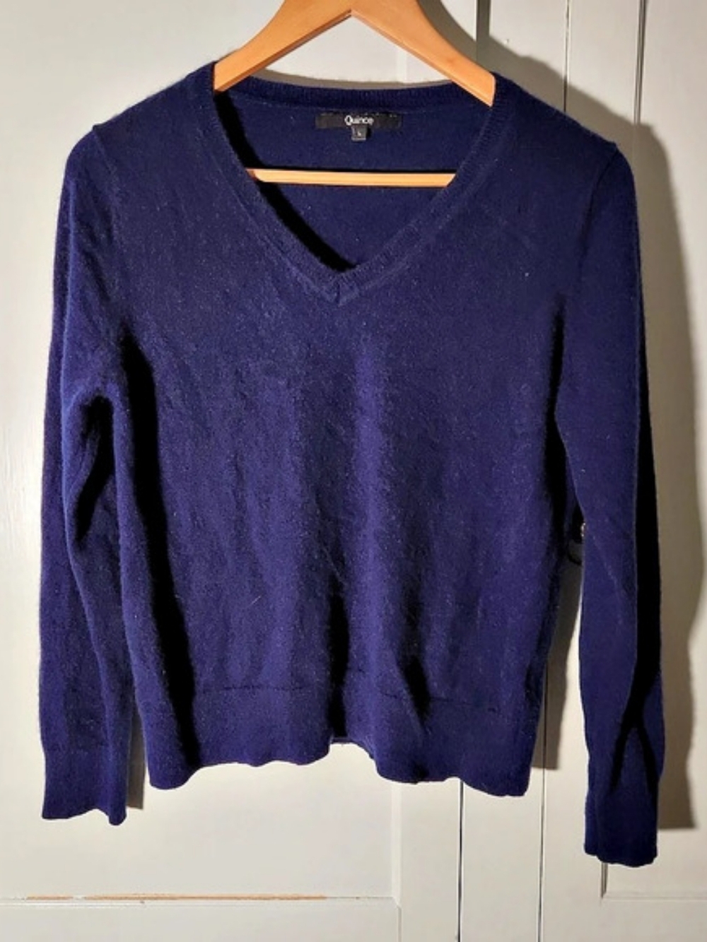 Quince Mongolian Cashmere V-Neck Sweater Blue Large